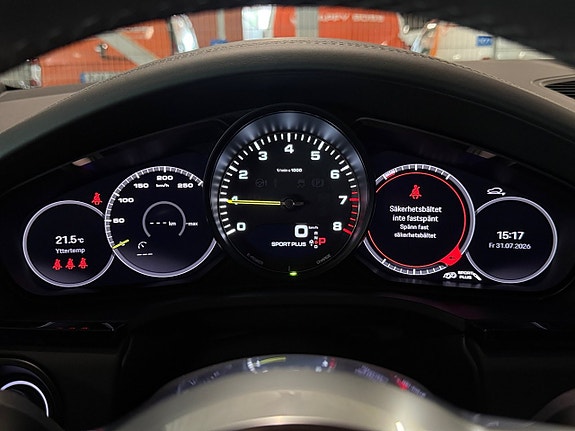 Porsche Cayenne 26 of 30