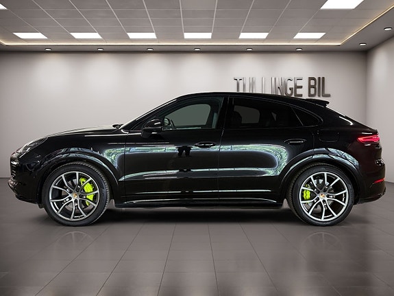 Porsche Cayenne 2 of 30