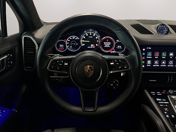Porsche Cayenne 16 of 30