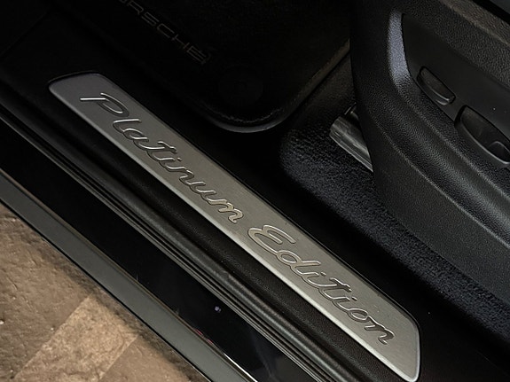 Porsche Cayenne 29 of 30