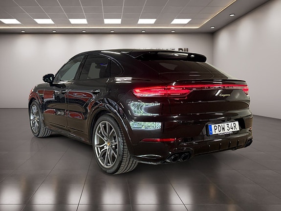 Porsche Cayenne 3 of 30