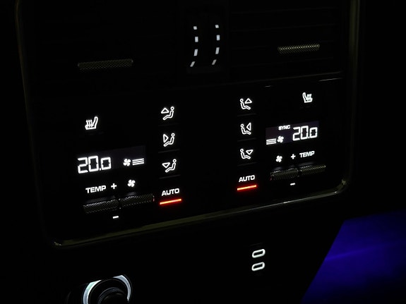 Porsche Cayenne 12 of 30