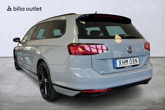 Volkswagen Passat 4 of 30