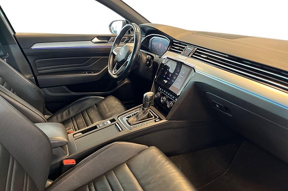 Volkswagen Passat 23 of 30