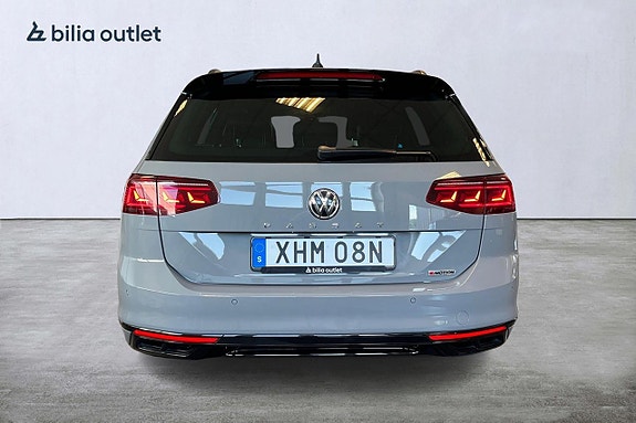 Volkswagen Passat 5 of 30