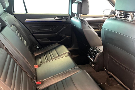 Volkswagen Passat 24 of 30