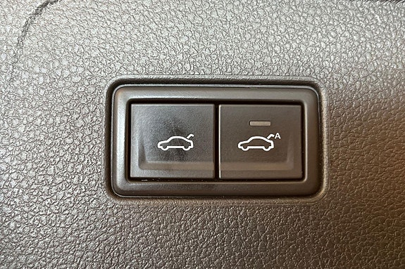 Volkswagen Passat 28 of 30