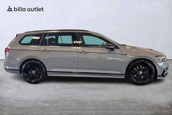 Volkswagen Passat 7 of 30