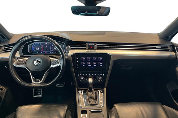 Volkswagen Passat 13 of 30