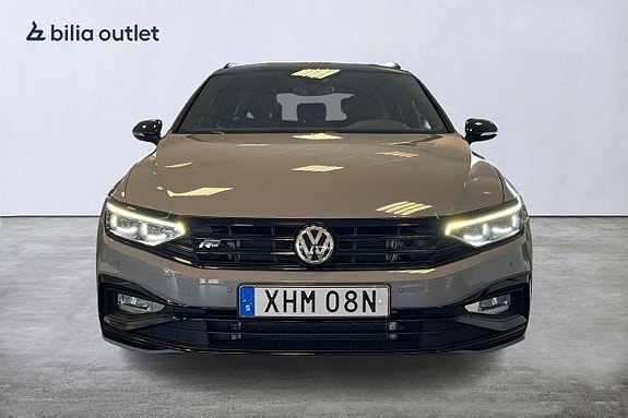 Volkswagen Passat 9 of 30