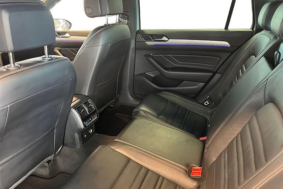 Volkswagen Passat 25 of 30
