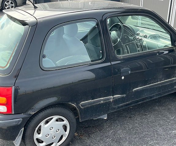 Nissan Micra 6 of 8