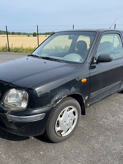 Nissan Micra 3 of 8