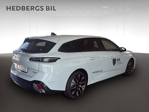 Peugeot 308 SW 2 of 11