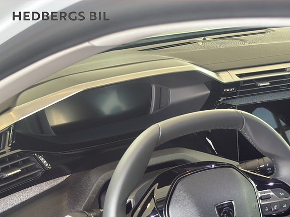 Peugeot 308 SW 9 of 11
