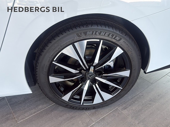 Peugeot 308 SW 11 of 11