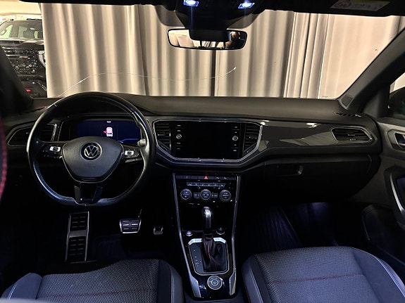 Volkswagen T-Roc 10 of 19