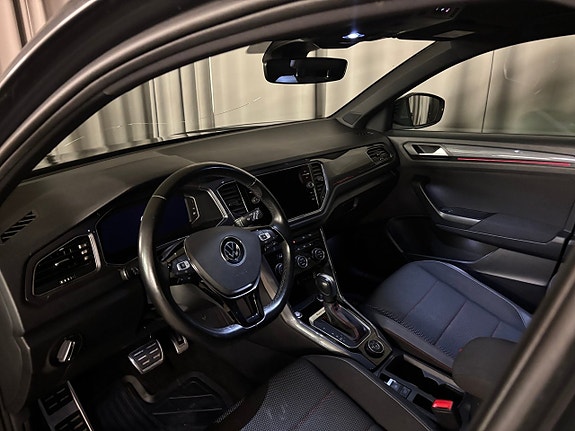 Volkswagen T-Roc 14 of 19