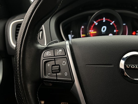 Volvo V40 17 of 30