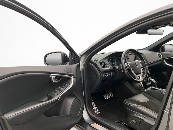 Volvo V40 10 of 30