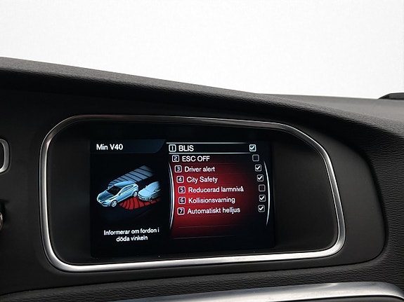Volvo V40 22 of 30