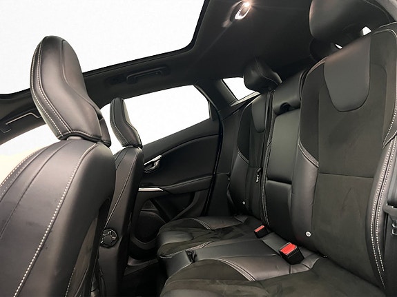 Volvo V40 28 of 30