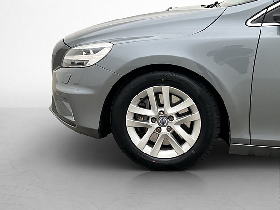 Volvo V40 30 of 30