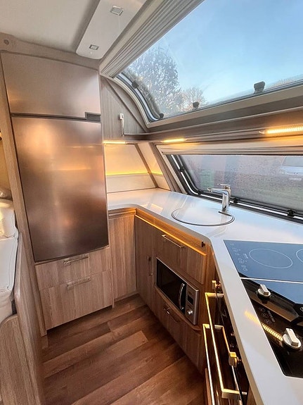 KABE IMPERIAL 600 Xl Fk Ks. FULLT UTRUSTAD SE NEDAN.2019 4 of 12