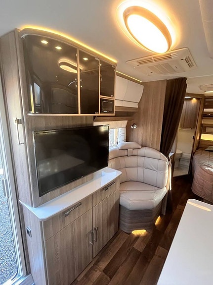 KABE IMPERIAL 600 Xl Fk Ks. FULLT UTRUSTAD SE NEDAN.2019 5 of 12