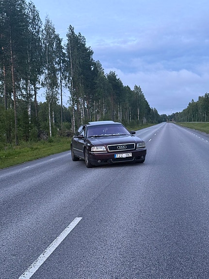 Audi A8 5 of 7