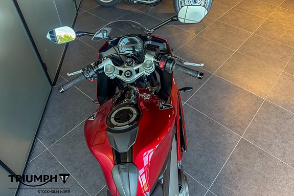 Triumph Daytona 660 A2 4 of 5