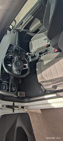 Volkswagen Golf VII 7 of 11