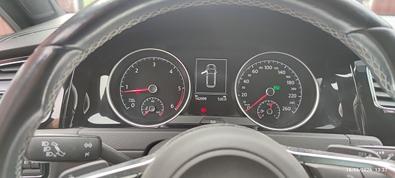 Volkswagen Golf VII 10 of 11