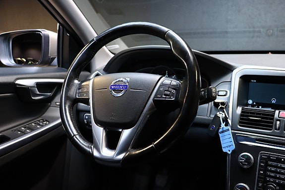 Volvo XC60 18 of 25