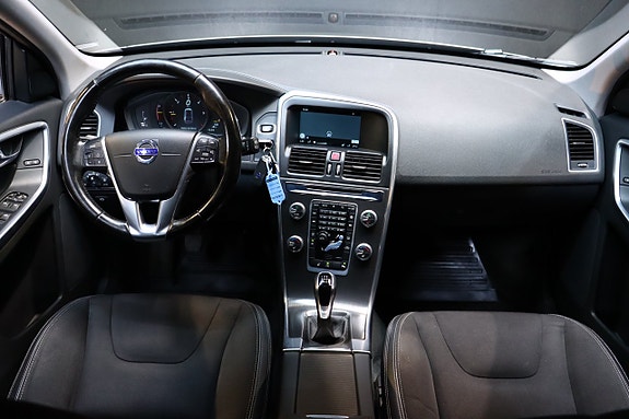 Volvo XC60 17 of 25