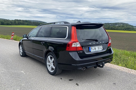 Volvo V70 3 of 17