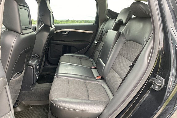Volvo V70 13 of 17