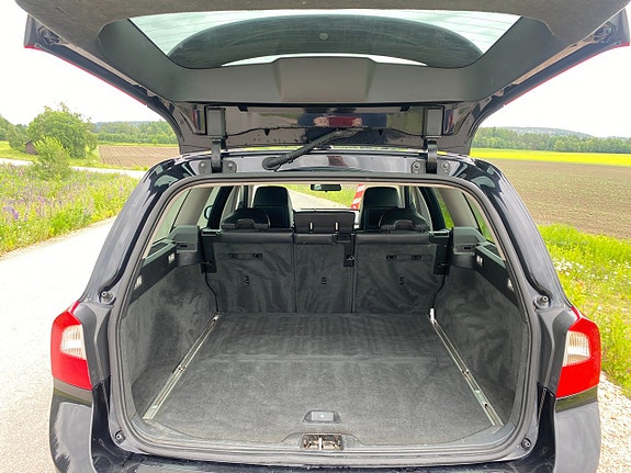 Volvo V70 11 of 17