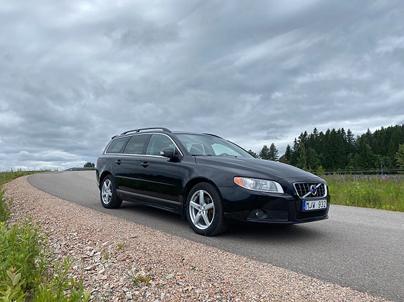Volvo V70 7 of 17