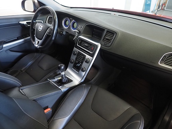 Volvo V60 11 of 24