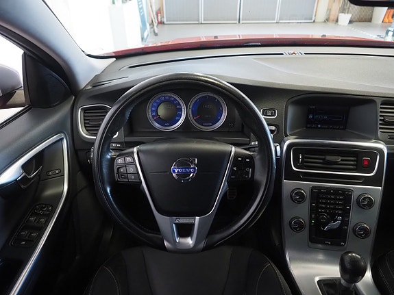 Volvo V60 13 of 24
