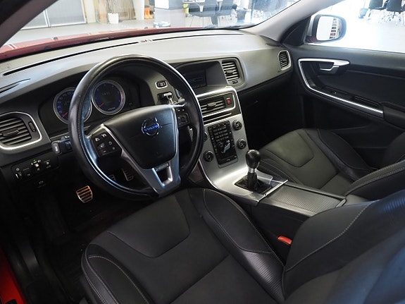 Volvo V60 14 of 24
