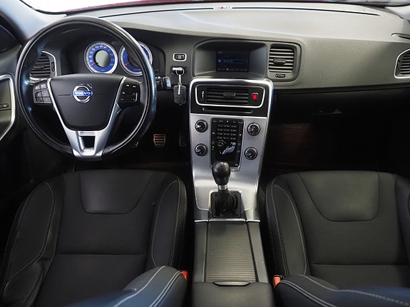 Volvo V60 12 of 24