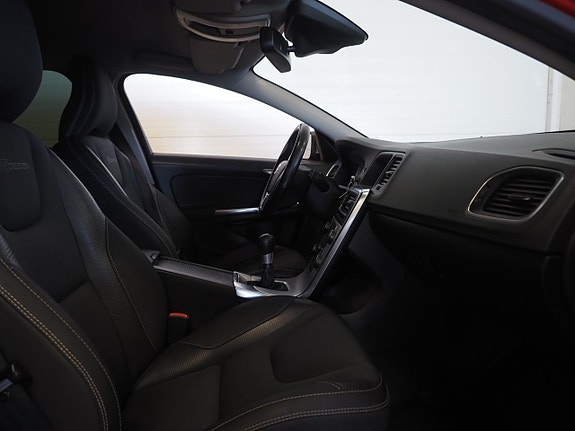 Volvo V60 10 of 24