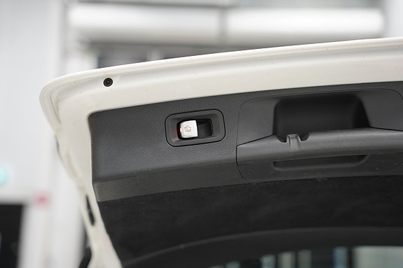 Mercedes-Benz E220 d 27 of 27