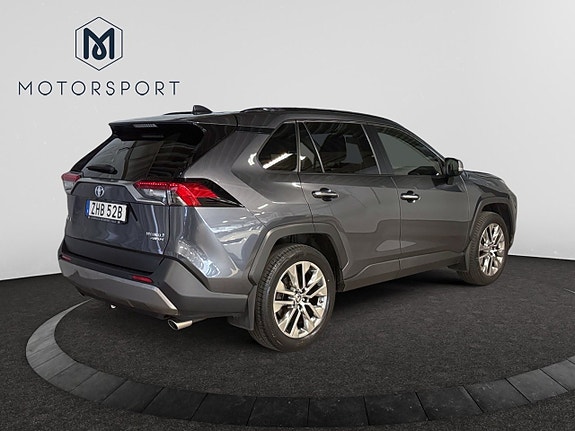 Toyota RAV4 6 of 20