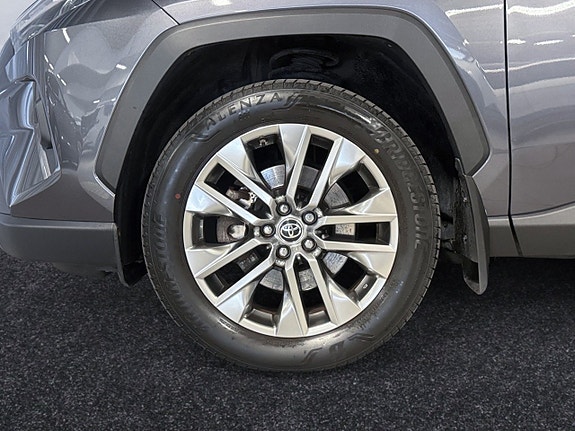 Toyota RAV4 11 of 20