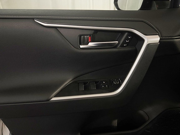 Toyota RAV4 16 of 20