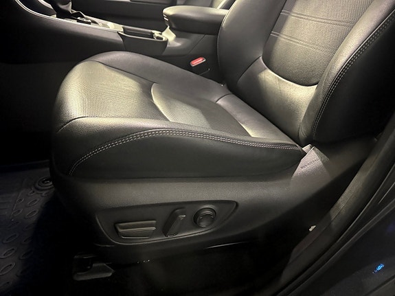 Toyota RAV4 17 of 20