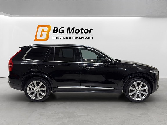 Volvo XC90 3 of 26